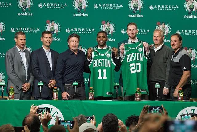 U22国足本期名单与熊猫杯名单对比：刘诚宇、汪士钦落选（U22国足本期名单对比熊猫杯：刘诚宇、汪士钦未入选）