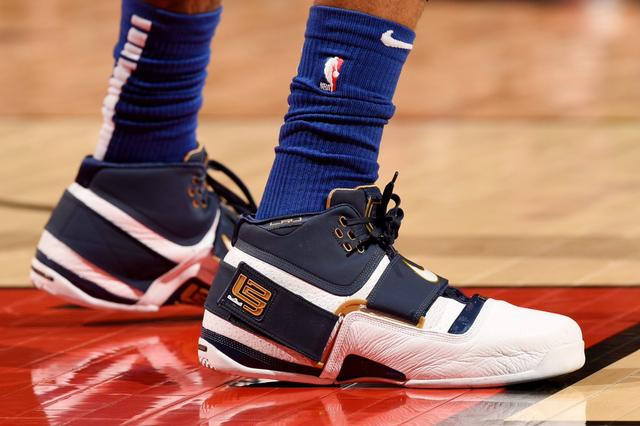 吴曦迎来个人生涯400场顶级联赛出场，同年龄段仅次于王大雷（吴曦完成顶级联赛第400次出场，同龄仅次于王大雷）