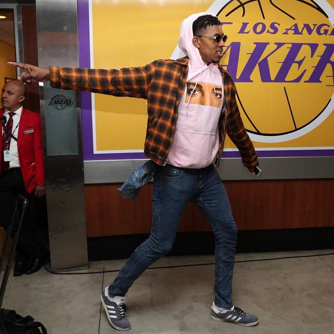 国乒新增一位世界冠军！林诗栋全勤 王楚钦三线作战（国乒再添世界冠军！林诗栋全勤出战，王楚钦三线并进）