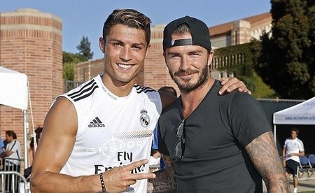 博主：今天中午河南队已抵达足协杯决赛地苏州，并进驻赛区（博主称河南队今日中午抵达苏州足协杯决赛地并已进驻赛区）