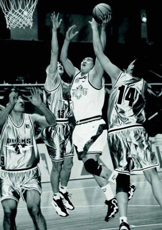 马德兴：U17国足23人名单敲定，邝兆镭10号，梁仕宇落选（马德兴：U17国足23人名单出炉，邝兆镭身披10号，梁仕宇无缘）