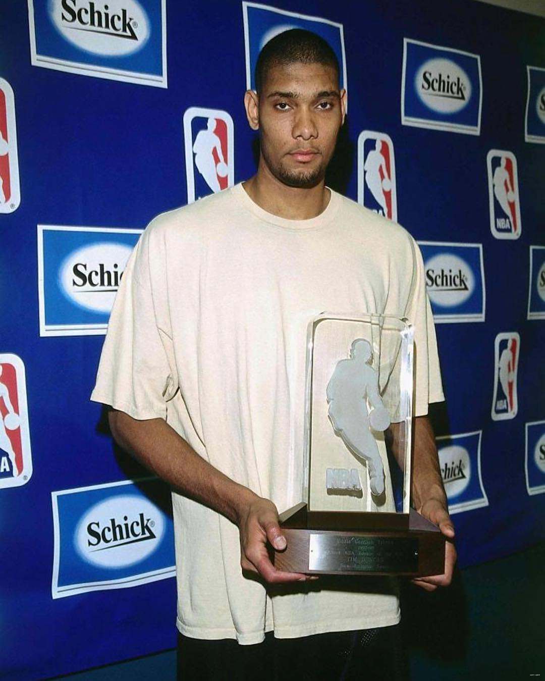 欧冠连续赛季进球纪录：本泽马、梅西连续18赛季进球第1（梅西、本泽马欧冠连续18季均有进球，并列纪录第一）