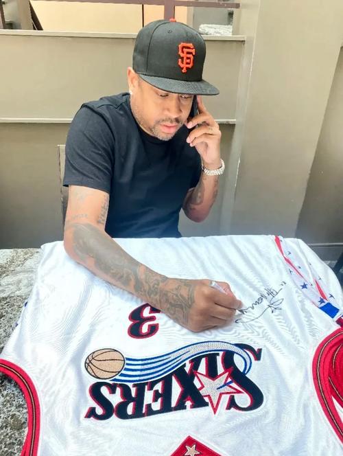 莫雷托：弗拉霍维奇与尤文续约无任何进展，双方年薪分歧很大（莫雷托：尤文与弗拉霍维奇续约谈判陷入停滞，年薪要求存在巨大分歧）