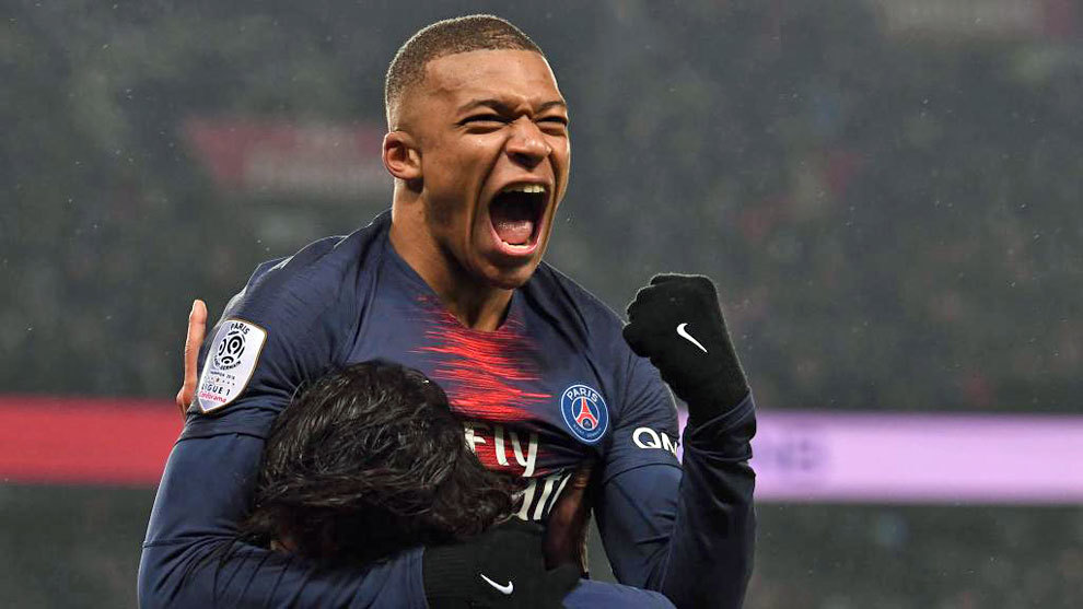 意甲战报：博纳佐利点射萨纳布里亚建功，克雷莫纳2-0莱切（意甲赛况：博纳佐利点球命中、萨纳布里亚破门，克雷莫纳2-0力克莱切）