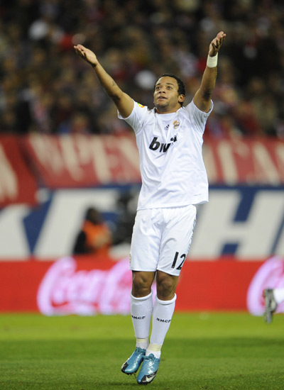 罗马诺：41岁弟媳将离开弗鲁米嫩塞，在世界杯前找个新东家（罗马诺：41岁弟媳将告别弗鲁米嫩塞，争取在世界杯前敲定下家）