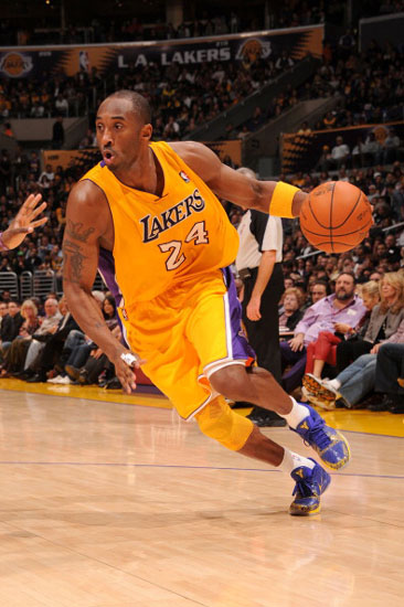 尼克斯外线低迷导致失利（尼克斯外线哑火，饮恨落败）