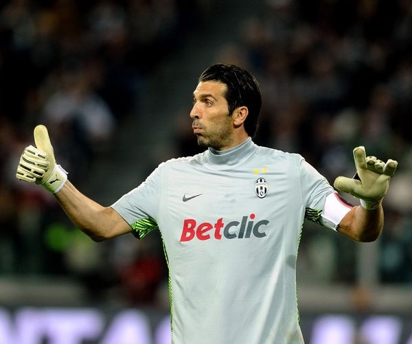 FPX官方：暂别往昔，万幸相遇，愿我们继续成为更好的自己（FPX官宣：告别过往，幸得相逢，愿我们一路成长为更好的自己）