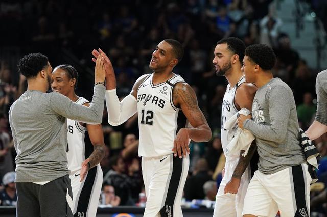 8连胜！乒乓球混团世界杯：中国8-5日本，提前锁定第二阶段头名（混团世界杯国乒豪取8连胜：8比5击败日本，提前锁定第二阶段头名）